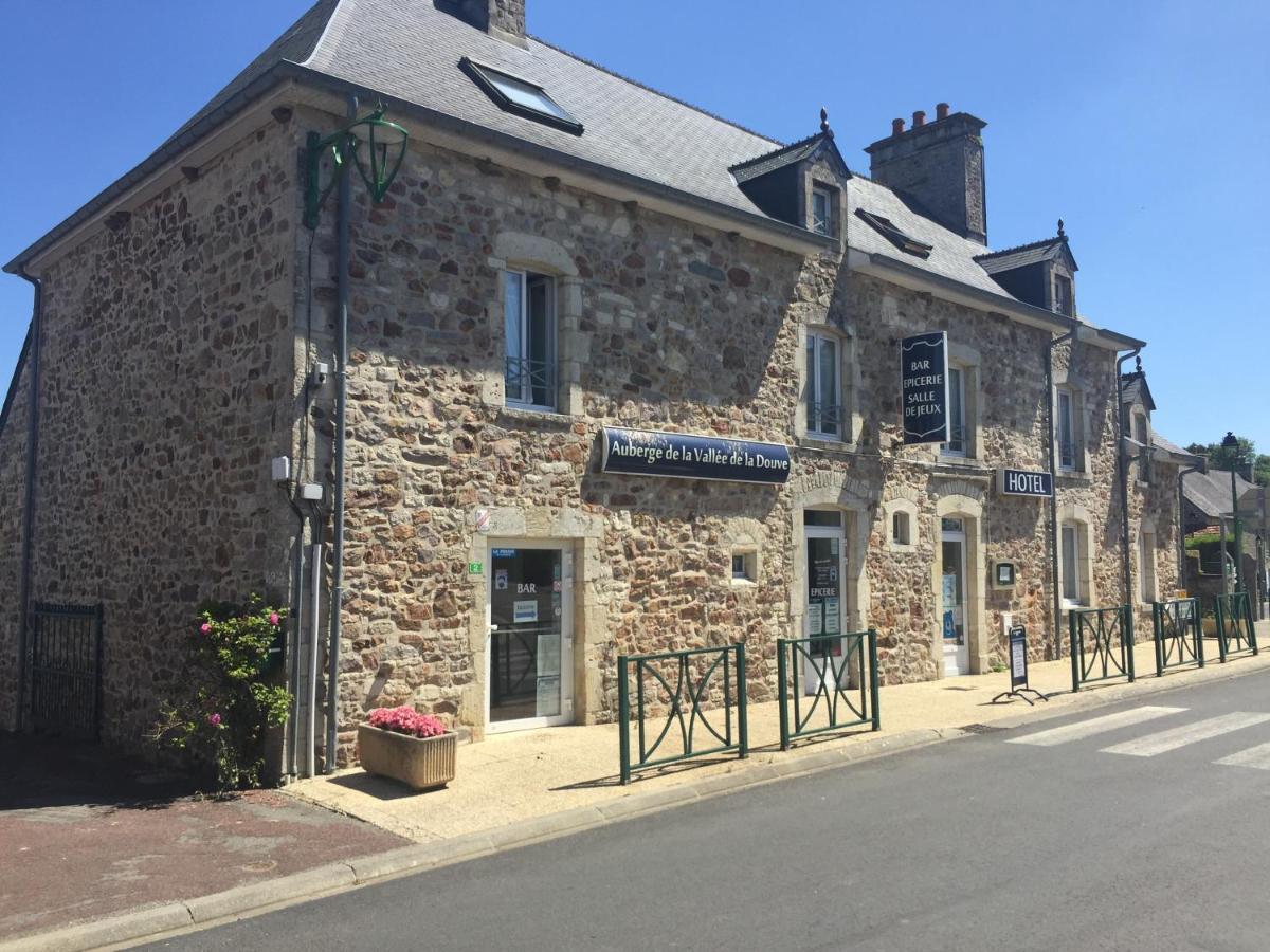 Auberge Vallee De La Douve L'Etang-Bertrand Exterior photo